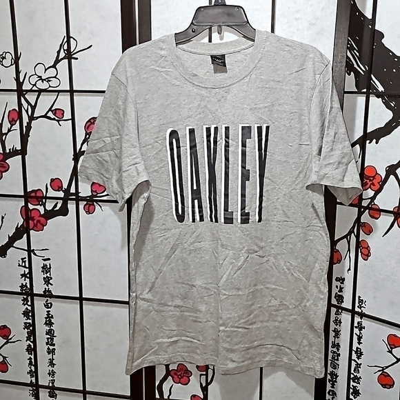 Oakley Tee Shirt Size Large - Picture 1 of 4